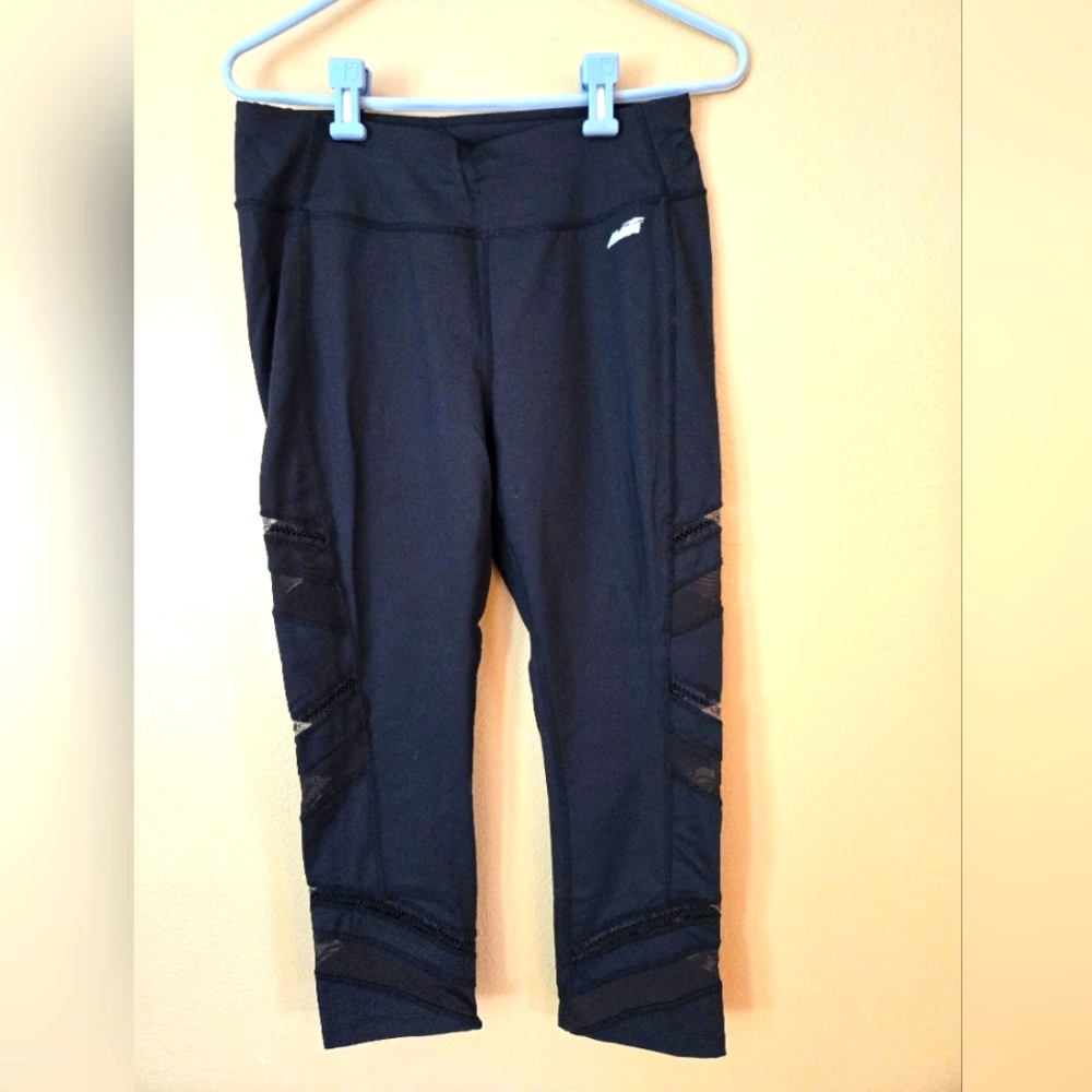 Avia Black Mesh-Panel Capri Joggers